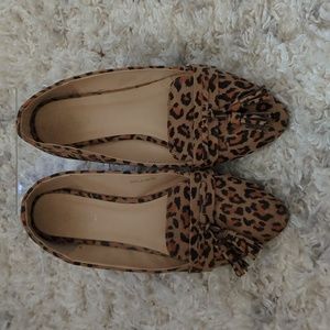 Tassel leopard print loafers
